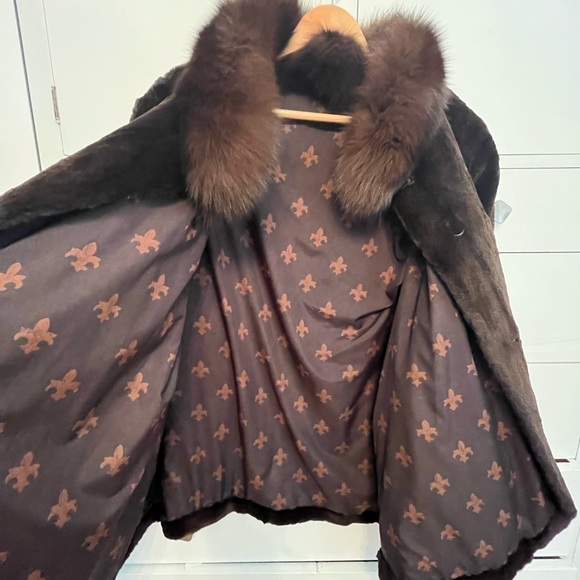 Mink Coat with Fox. Very good condition . Size Large - Picture 3 of 3